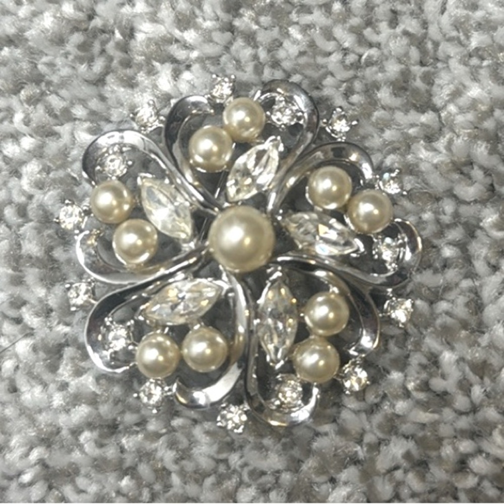 Vintage Trifari Brooch